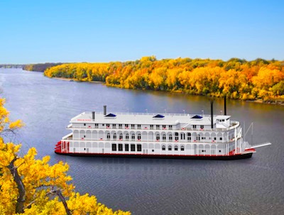 New paddlewheeler joins two sisters on Mississippi River