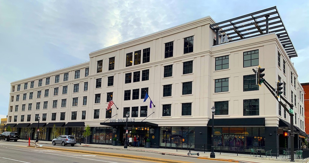 hotels near bmo bradley center